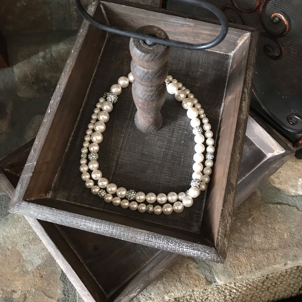 Pearl and sparkle necklace